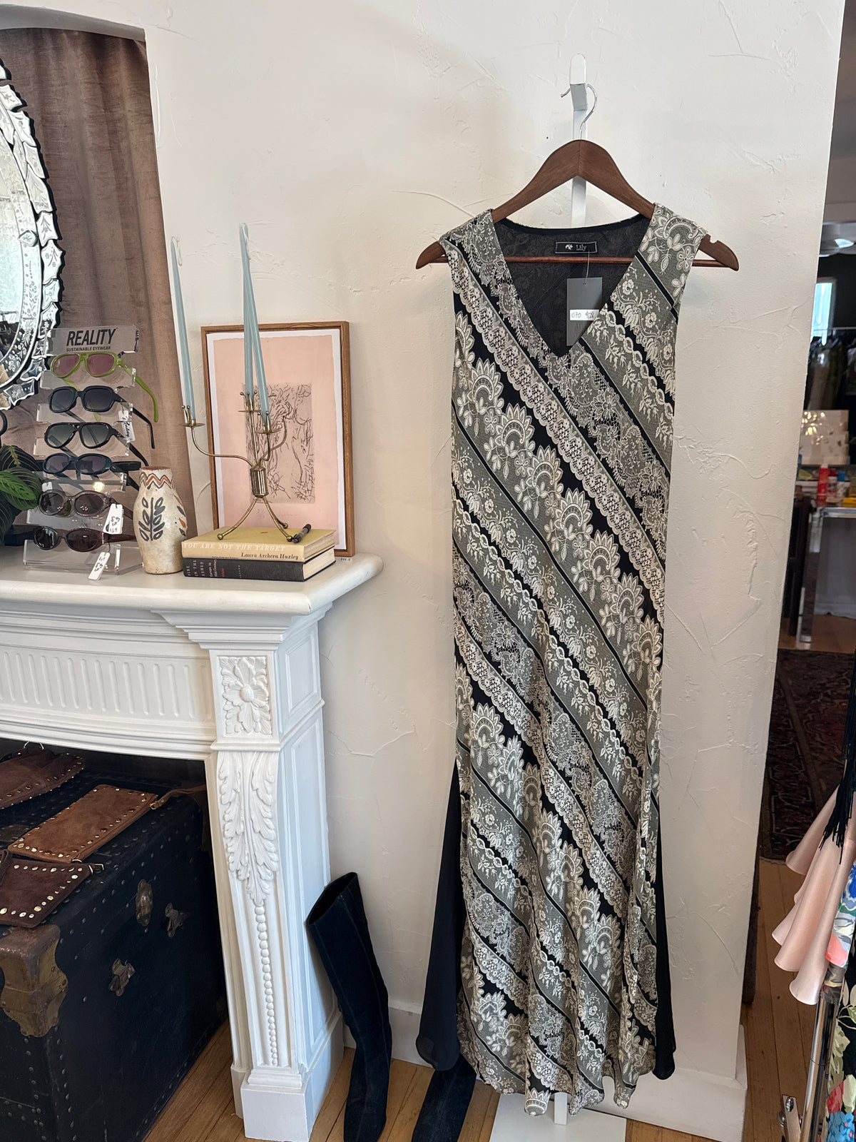 1070 Lily Sleeveless Maxi Dress