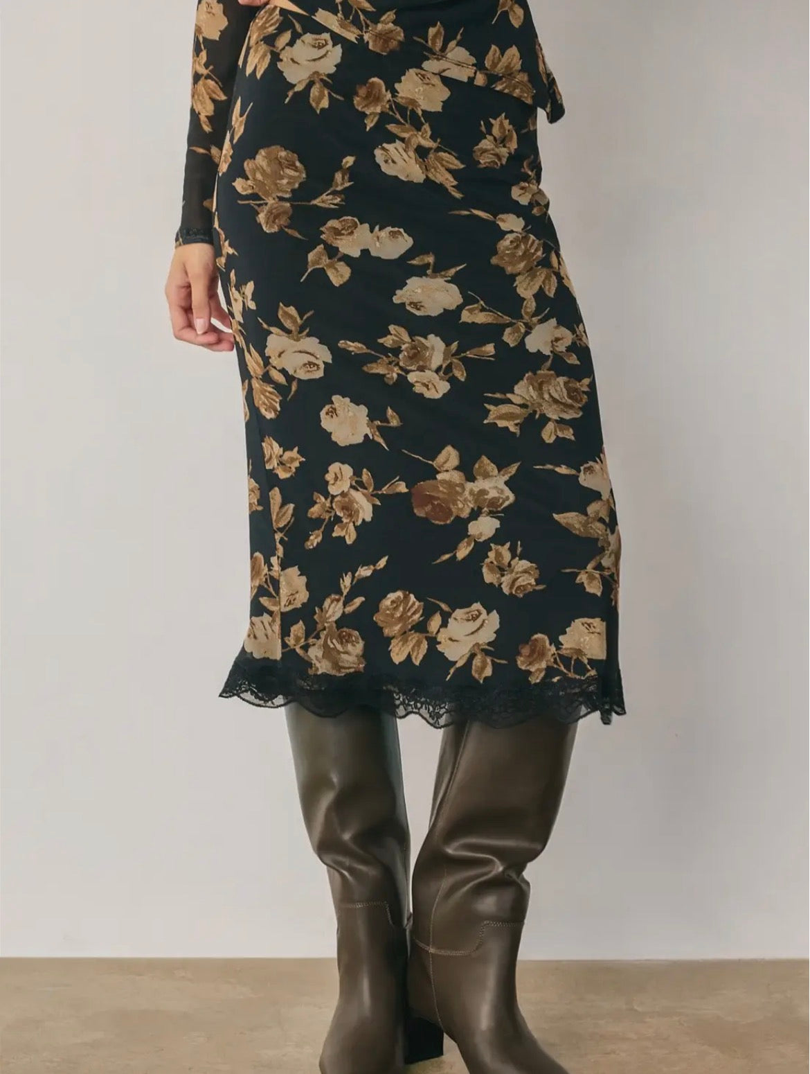 Zuri Vintage Floral Lace Hem Midi Skirt