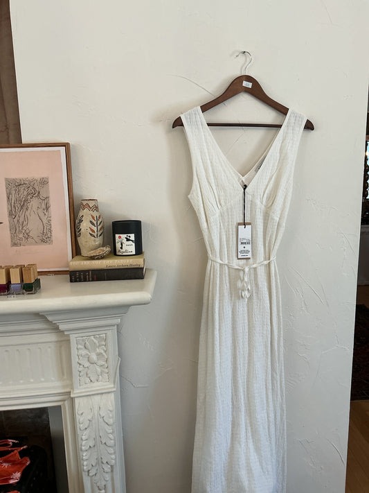 1048 AFENDS White Dress